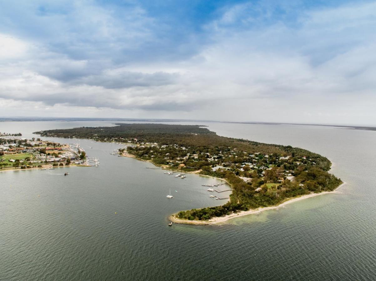 Swan Cove Beachfront Raymond Island Exterior photo